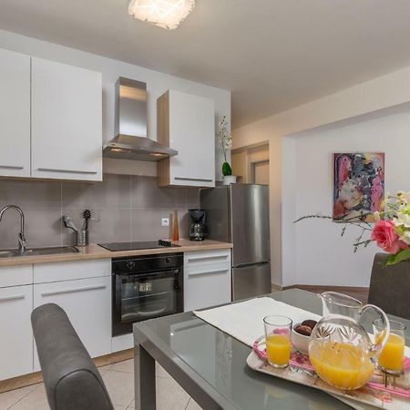 Apartman Tara&Iva 브르사르 외부 사진